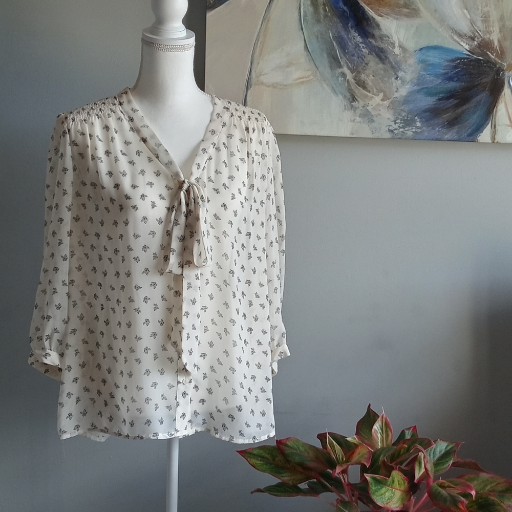 East 5th XL Button Down Tie Neck Blouse
